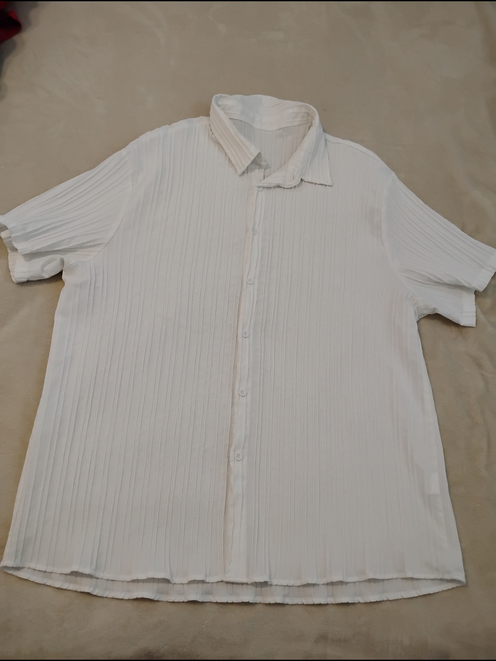 Women's Crinkled Short-Sleeve Button-Up Shirt White Size 4XL